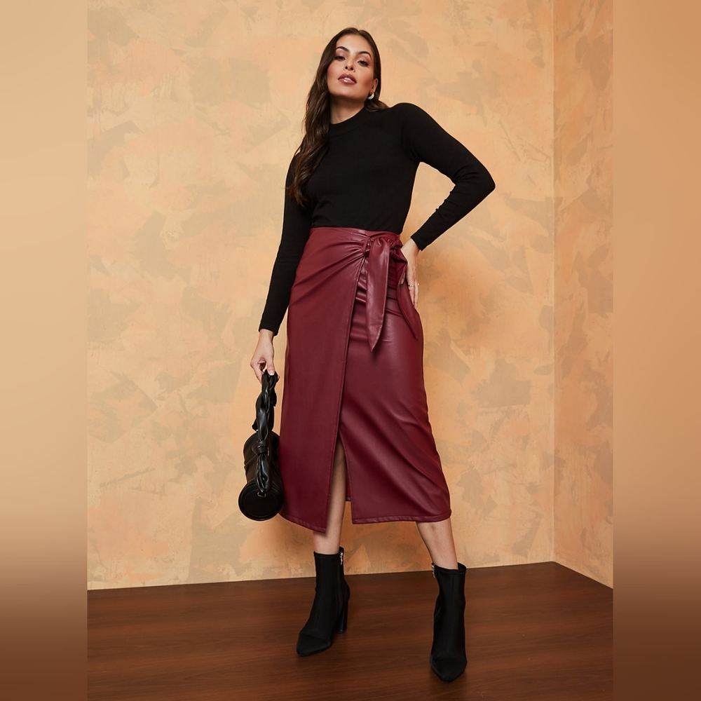 Polyester leather midi skirt NWOT size medium